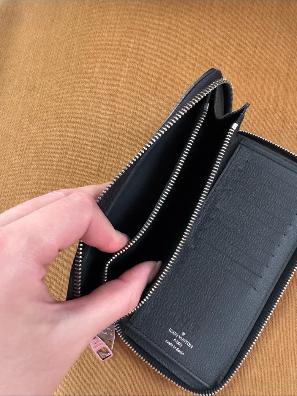 Louis Vuitton Zippy Leather long wallet Organizer Black Taiga